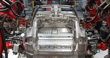 อีลอน มัสก์ลั่นกลองรบกระตุ้นกำลังผลิต Tesla Model 3 ให้ได้ 7,000 คันต่อสัปดาห์