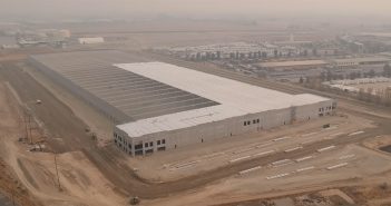 Tesla Motor กำลังสร้างอาคารขนาดใหญ่ในเมืองเลทรอป รัฐแคลิฟอร์เนีย tesla-lathrop-california