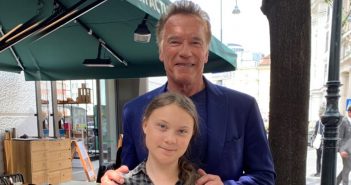 ฅนเหล็ก 2029 มอบรถยนต์พลังงานไฟฟ้า Tesla Model 3 ให้เกรตา ธันเบิร์ก arnold-schwarzenegger-send-tesla-model-3-greta-thunberg