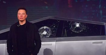 Tesla ขายเสื้อยืดลายกระจกรถกระบะ Cybertruck แตก tesla-cybertruck-window-breaking-t-shirt
