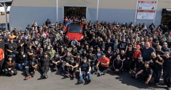 Tesla ผลิตรถยนต์พลังงานไฟฟ้า 1,000,000 คัน tesla-team-on-making-our-1000000-cars