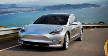 ตำรวจไทยเลือกใช้รถยนต์พลังงานไฟฟ้า Tesla Model 3