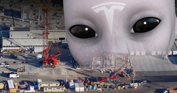 Tesla Motor กำลังพัฒนาเครื่องจักรขึ้นรูปชิ้นส่วนรถยนต์เสมือนเทคโนโลยีเอเลี่ยนต่างดาว tesla-alien-machine
